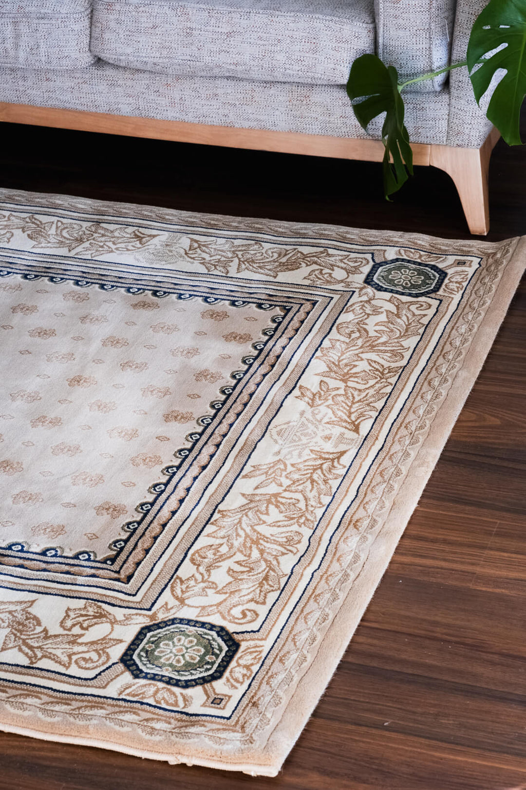 Benevolence T10 Beige