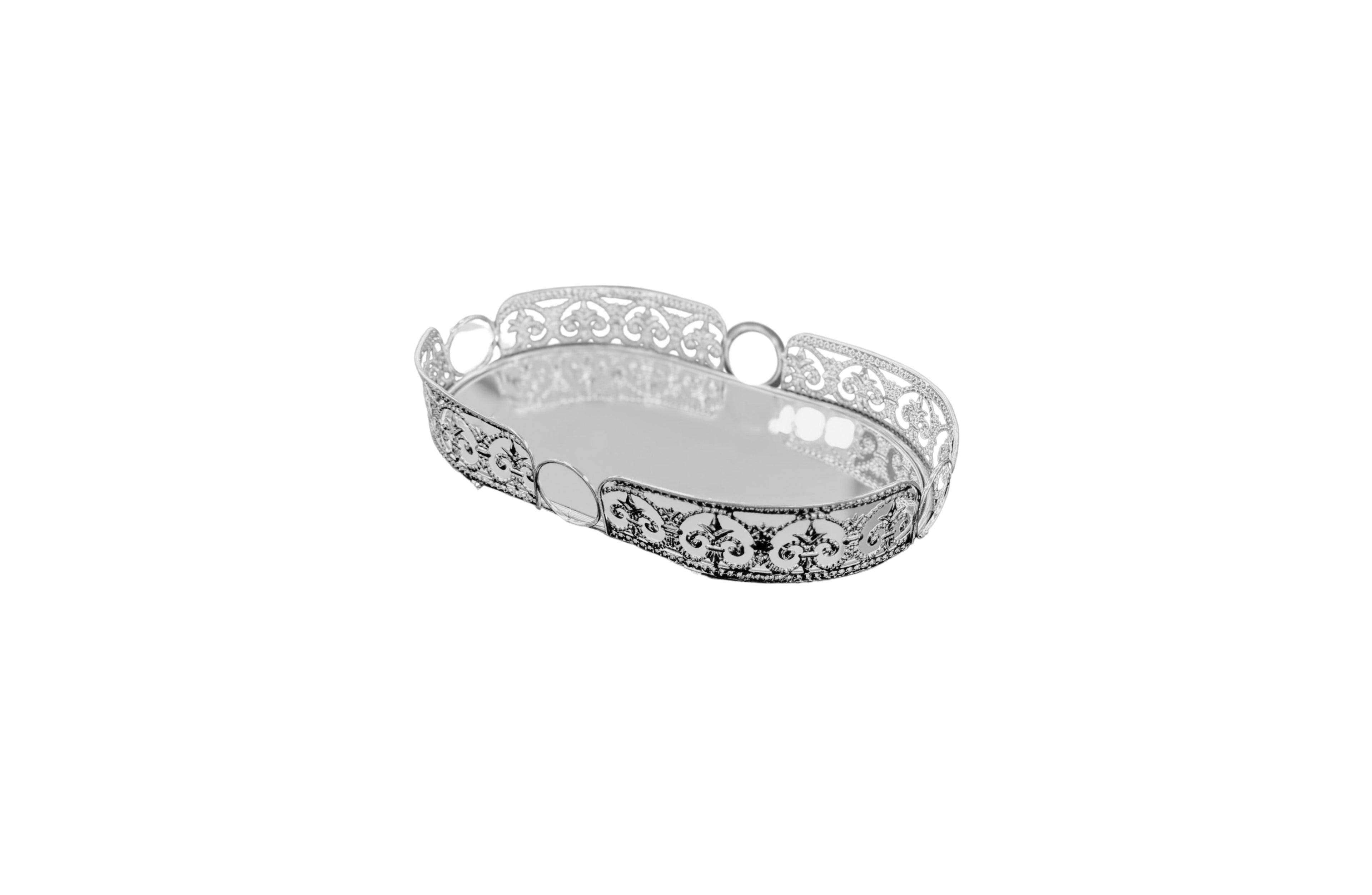 Medium-sized silver oval Lucy tray with intricate detailing and reflective mirror base – stylish and versatile.