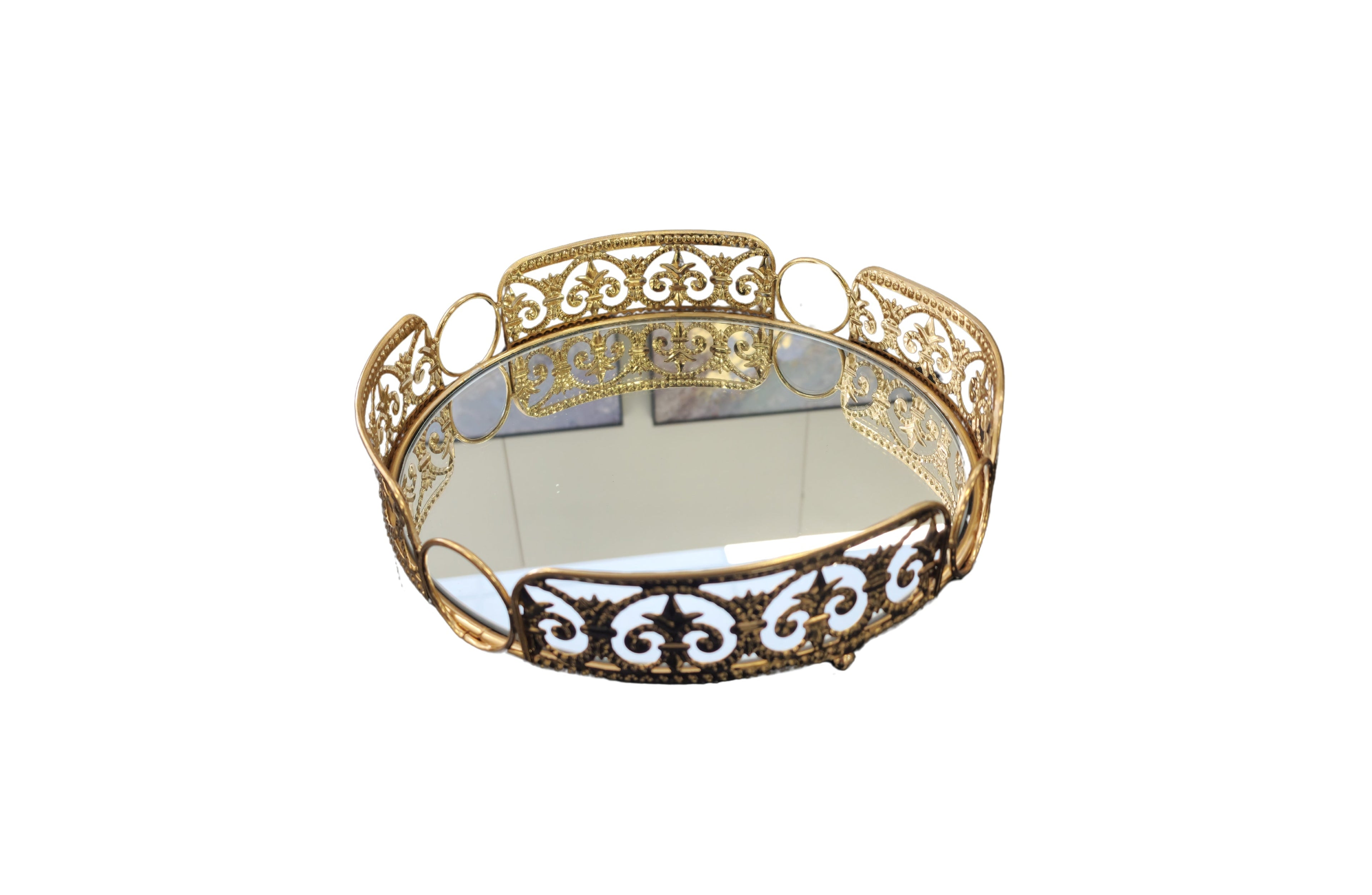 Medium gold Lucy tray featuring elegant vintage filigree and mirrored glass – ideal for candles or perfumes.