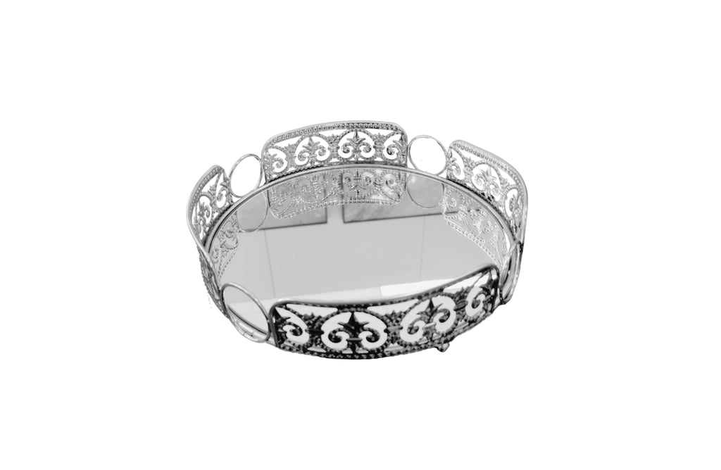 Medium silver Lucy tray with baroque-style detail – perfect for elegant tabletop displays