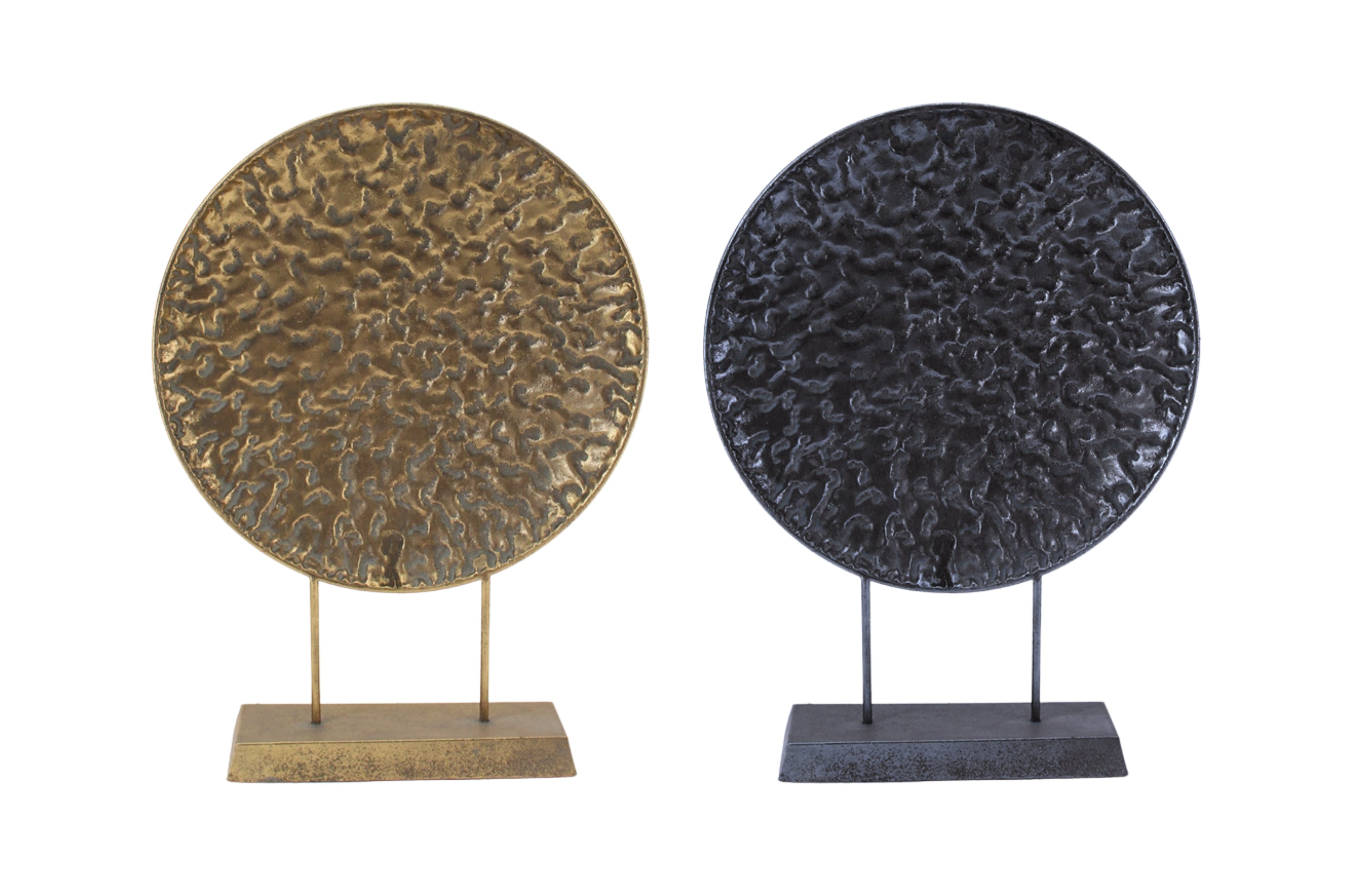 Modern round pressed table décor in gold and black, perfect for chic contemporary spaces.
